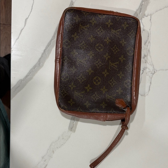 Louis Vuitton Handbags - Louis Vuitton Brown Monogram Clutch
